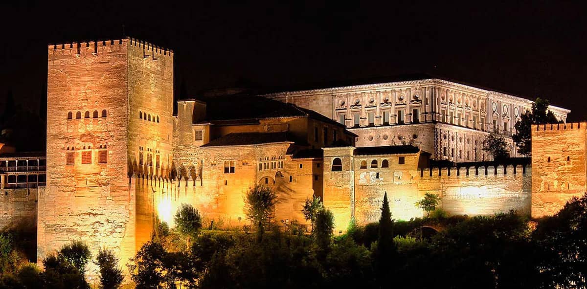 Is the Alhambra night visit worth it?